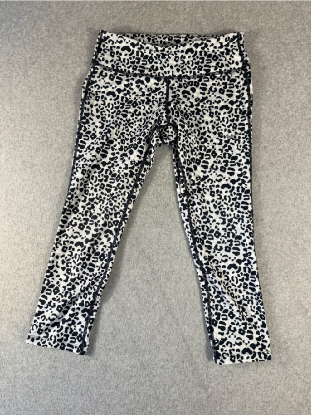 NIKE Dri-Fit Animal Leopard Print Black/White Workout Athletic Yoga-Womens Sz S